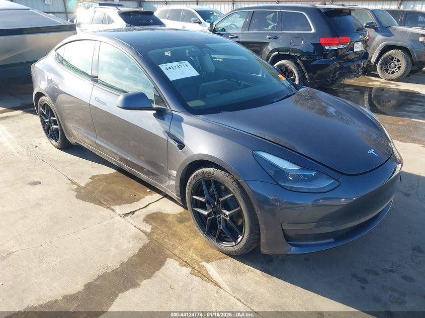 2022 Tesla Model 3 Long Range Dual Motor All-Wheel Drive