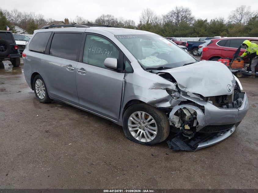 2011 Toyota Sienna Xle V6