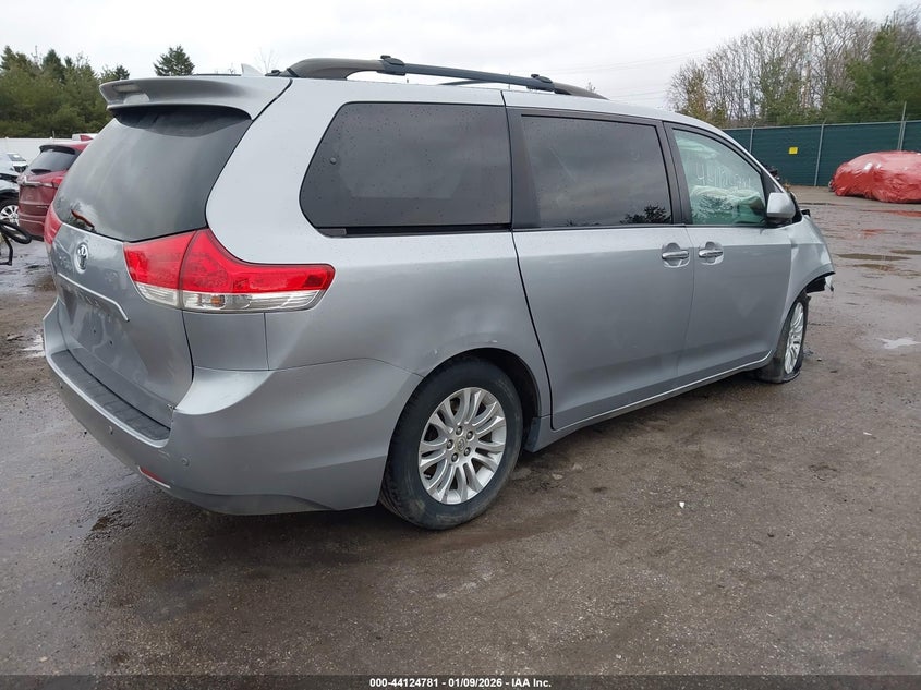 2011 Toyota Sienna Xle V6