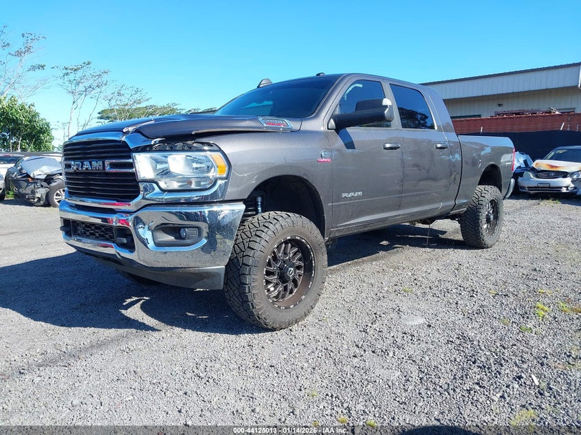 Vin: 3c6ur5ml4lg111165, lot: 44620922, ram 2500 big horn  4x4 6'4' box 20202