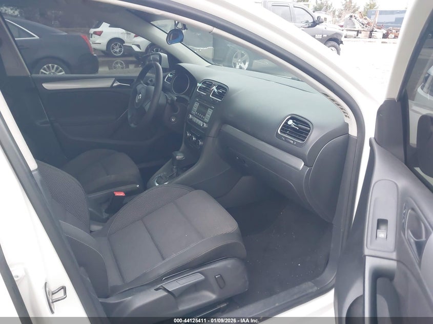 2010 Volkswagen Golf 4-Door