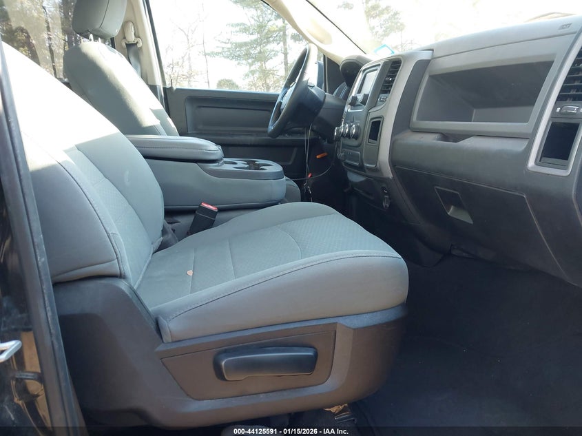 2019 Ram 1500 Classic Express 4X4 6'4 Box