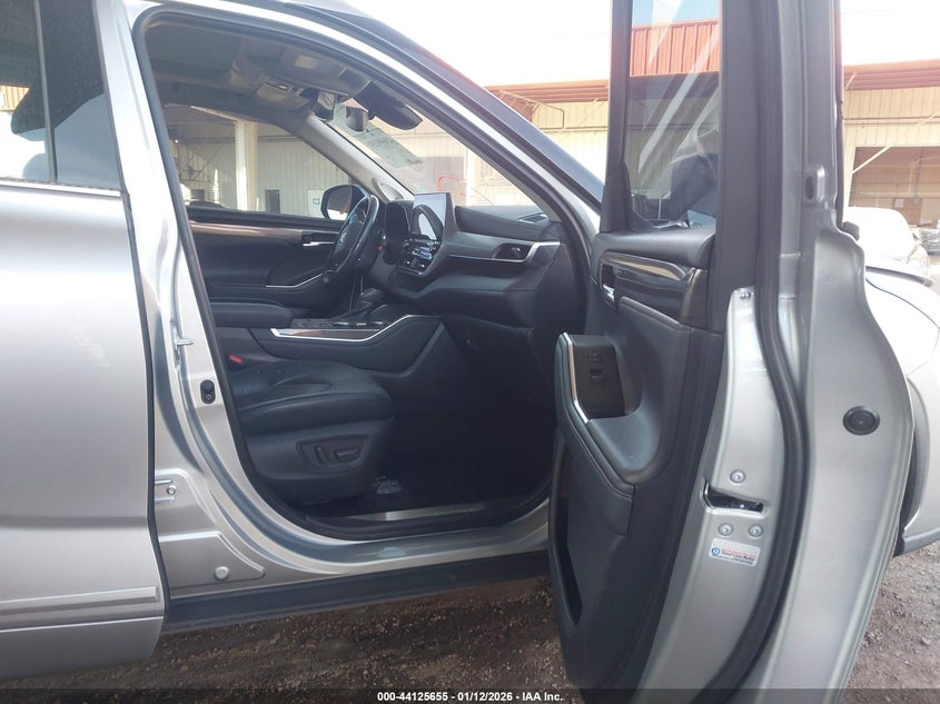 2021 Toyota Highlander Platinum