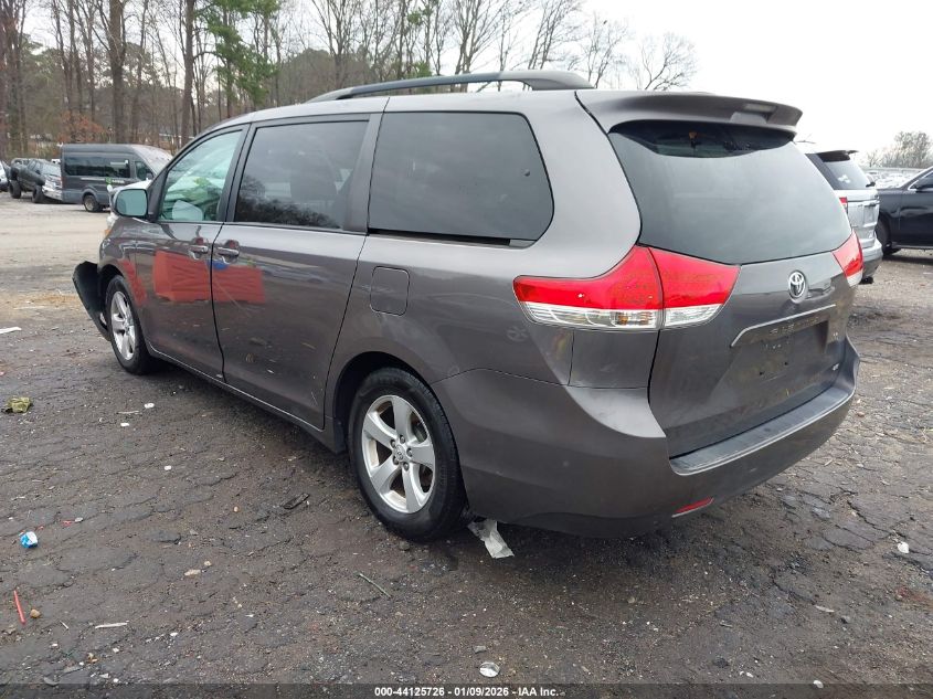 2012 Toyota Sienna Le V6 8 Passenger