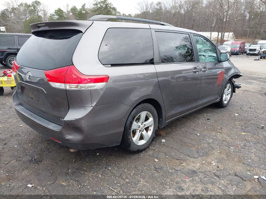 2012 Toyota Sienna Le V6 8 Passenger