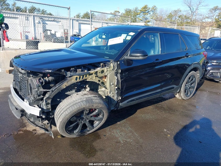 2022 Ford Explorer St