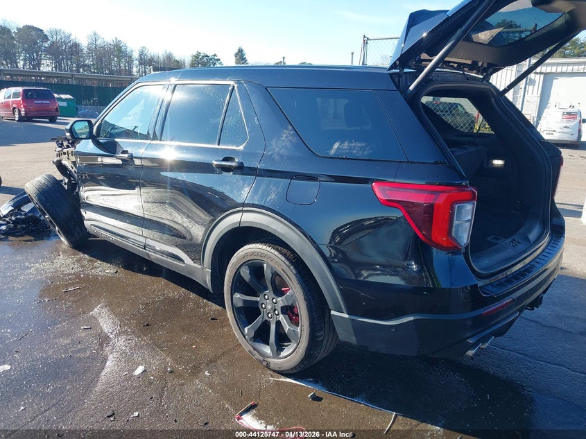 2022 Ford Explorer St