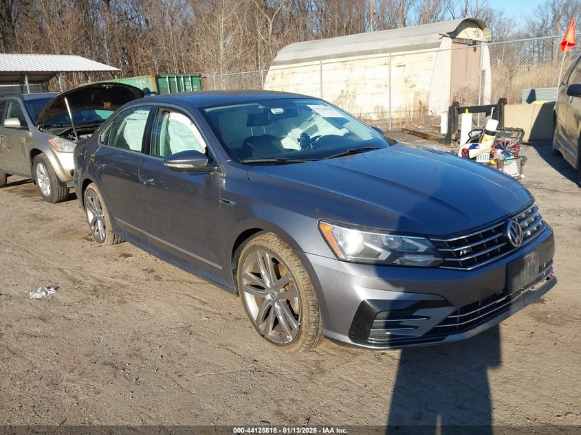 2017 Volkswagen Passat 1.8T R-Line