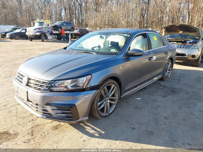 2017 Volkswagen Passat 1.8T R-Line