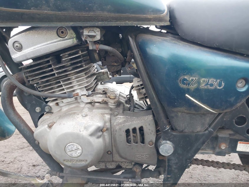 1999 Suzuki Gz250 VIN: JS1NJ48A1X2101757 Lot: 44125831