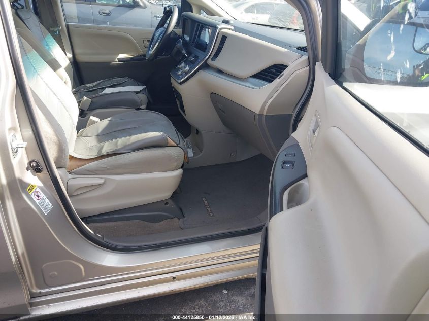 2015 Toyota Sienna L 7 Passenger