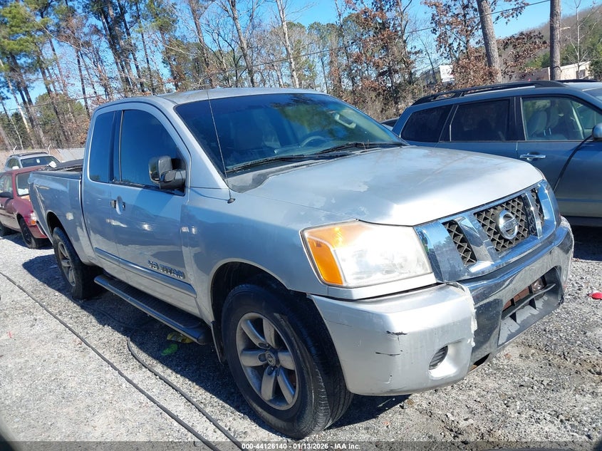 NISSAN TITAN SV