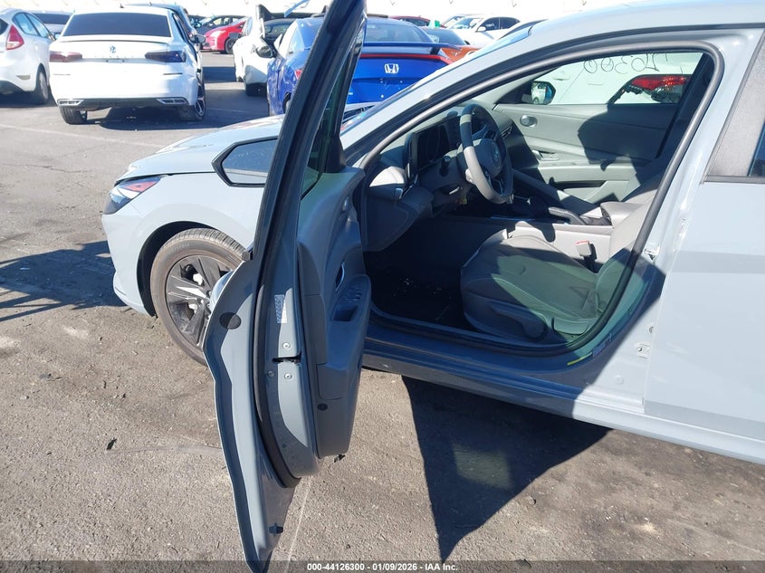 2021 Hyundai Elantra Sel