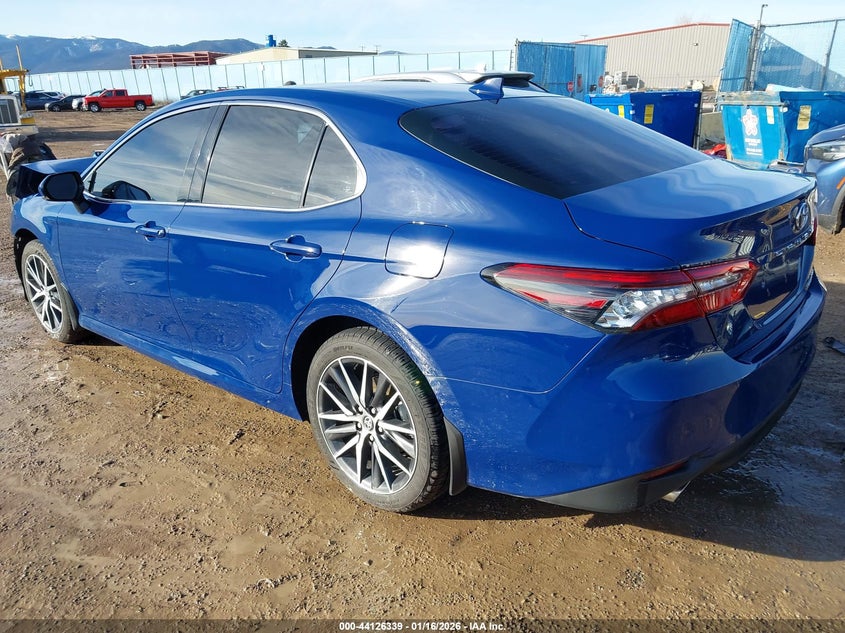 2024 Toyota Camry Hybrid Xle