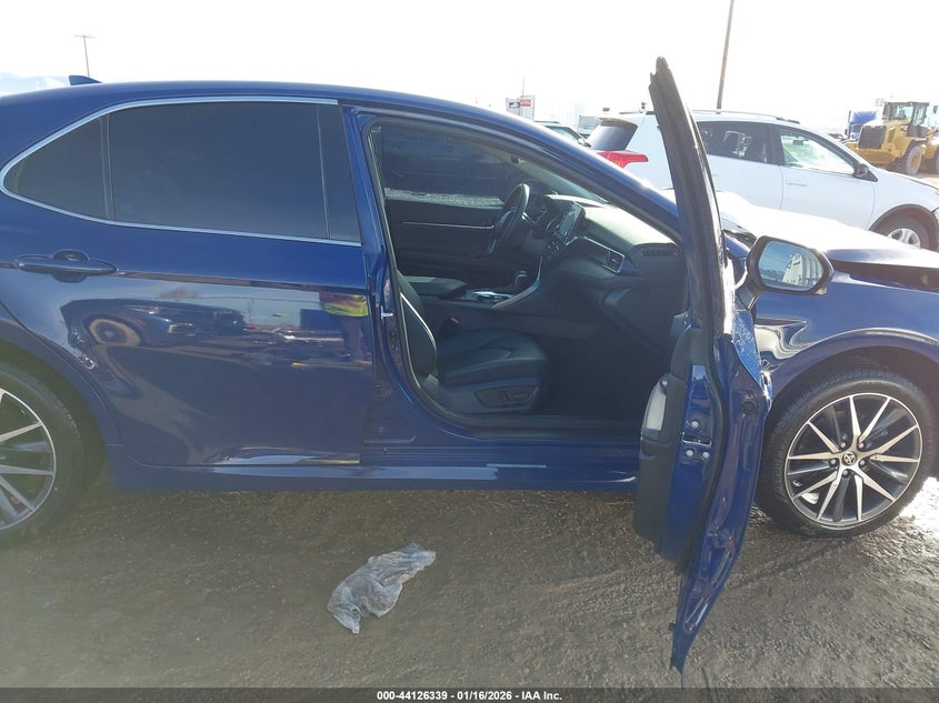 2024 Toyota Camry Hybrid Xle