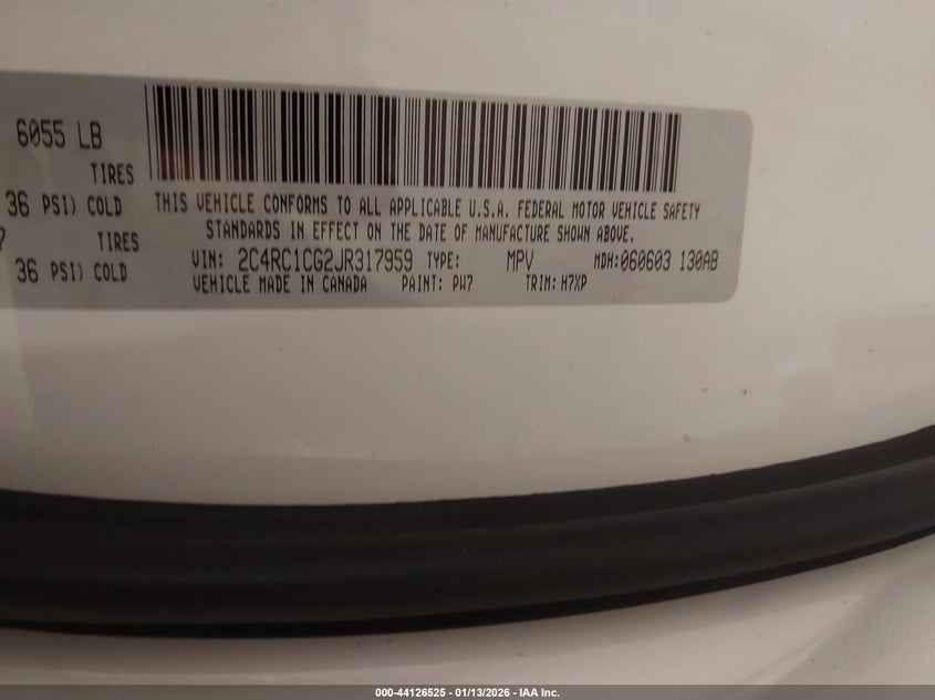 VIN 2C4RC1CG2JR317959 2018 CHRYSLER PACIFICA LX