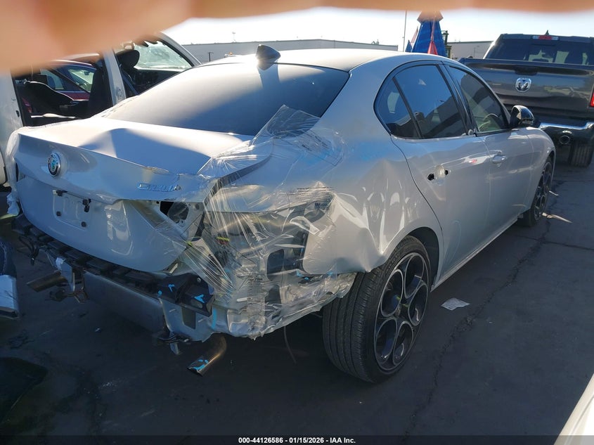 2024 Alfa Romeo Giulia Ti Rwd