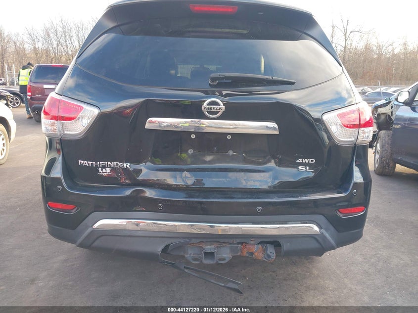 2013 NISSAN PATHFINDER SL · Photo 6