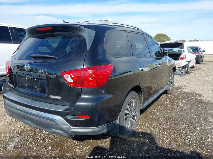 2018 Nissan Pathfinder S