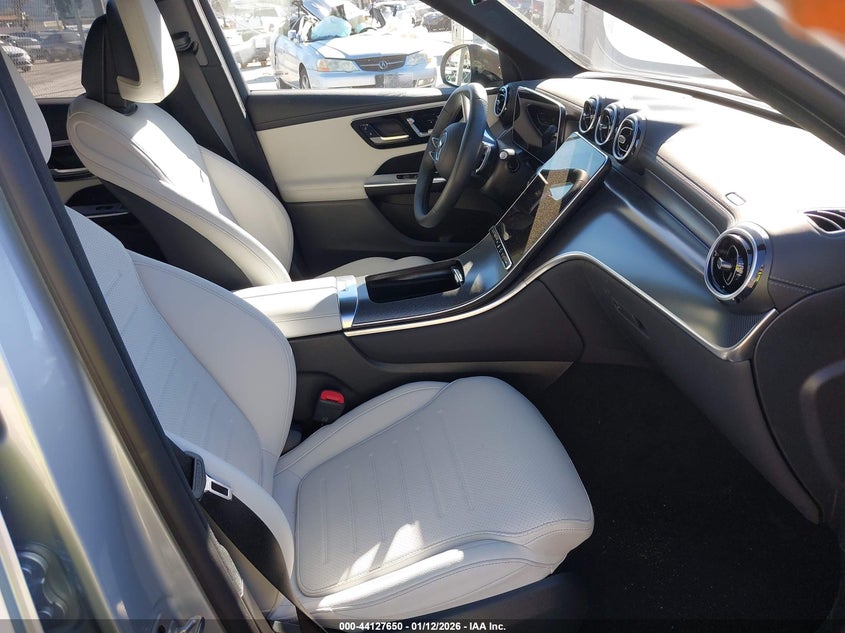 2025 Mercedes-Benz Glc 300