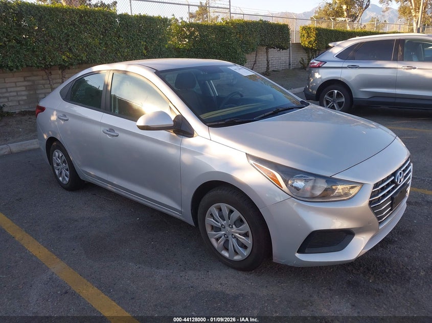 HYUNDAI ACCENT 2021. Lot# 44128000. VIN 3KPC24A65ME130497. Photo 1