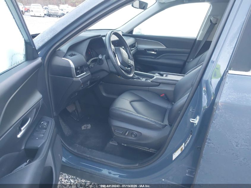 2024 Toyota Highlander - 5TDAAAB56RS049259