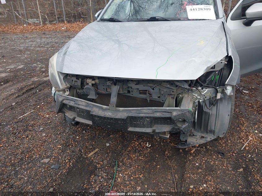 VIN 3MYDLBYV4KY510754 2019 TOYOTA YARIS L