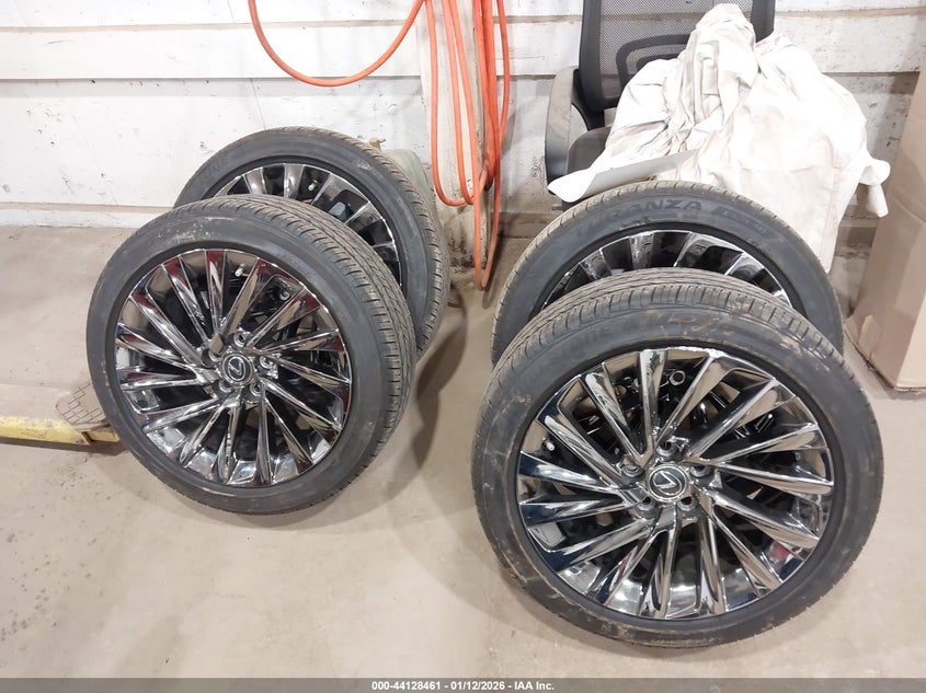 2025 OTHER ES SEDAN | 208705 | Bid Export