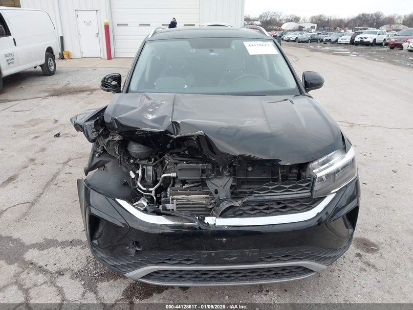 2022 Volkswagen Taos 1.5T Se VIN: 3VVWX7B25NM055000 Lot: 44128617