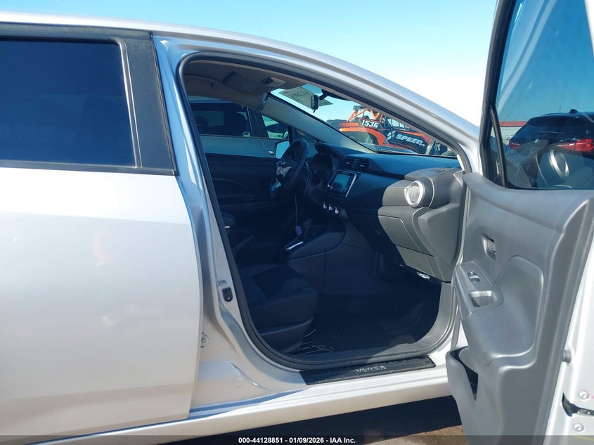 2020 Nissan Versa S Xtronic Cvt