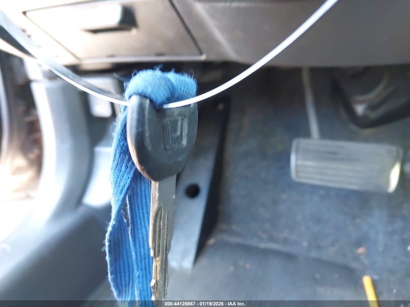 2000 Honda Cr-V Lx VIN: JHLRD2846YS001722 Lot: 44128867