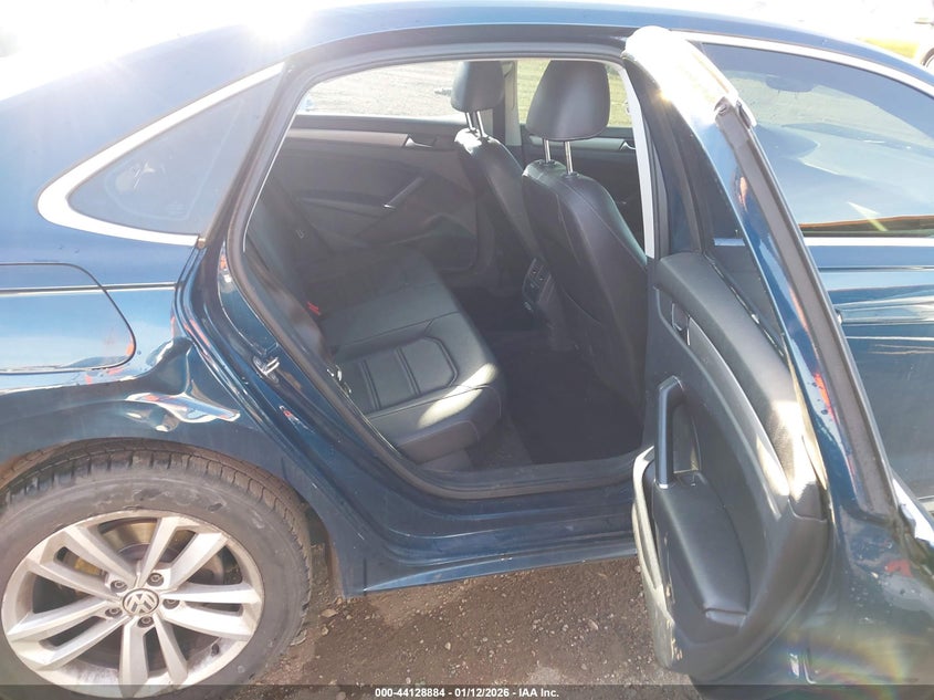 VIN 1VWSA7A3XLC014236 2020 VOLKSWAGEN PASSAT 2.0T SE