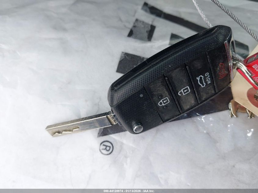 2019 Kia Optima Lx VIN: 5XXGT4L36KG303367 Lot: 44128974