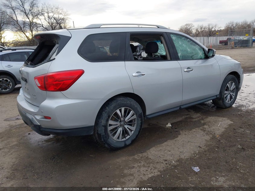 2018 Nissan Pathfinder Sv