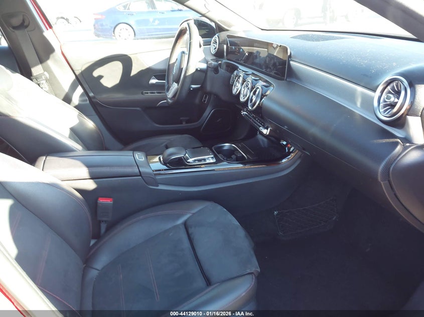 2019 Mercedes-Benz A 220