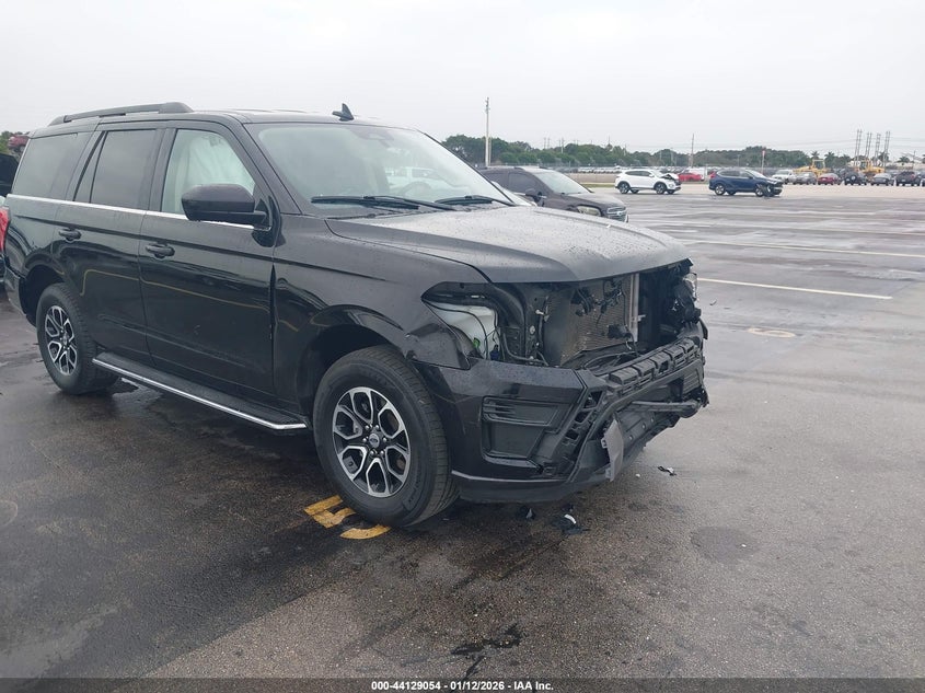 FORD EXPEDITION XLT 2022