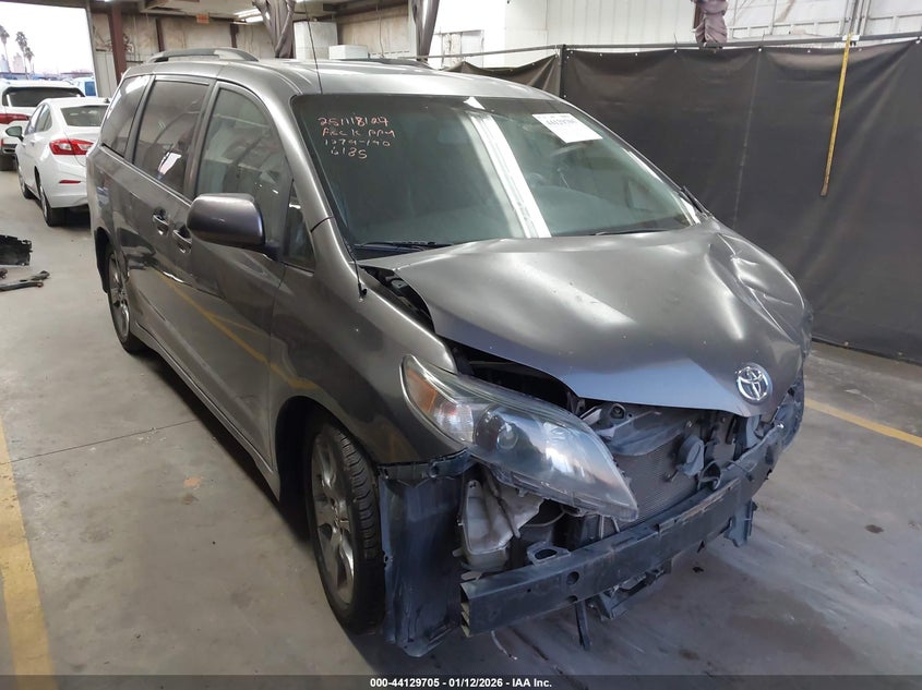 5TDXK3DCXCS236185 2012 Toyota Sienna Se 8 Passenger auction photo 1