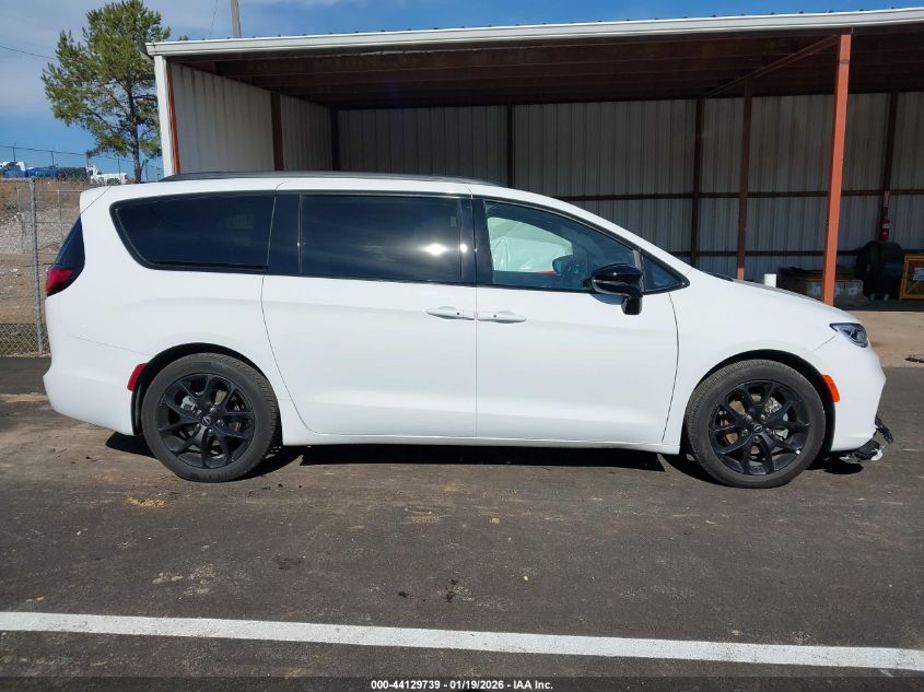 2026 Chrysler Pacifica - 2C4RC1GG8TR161942