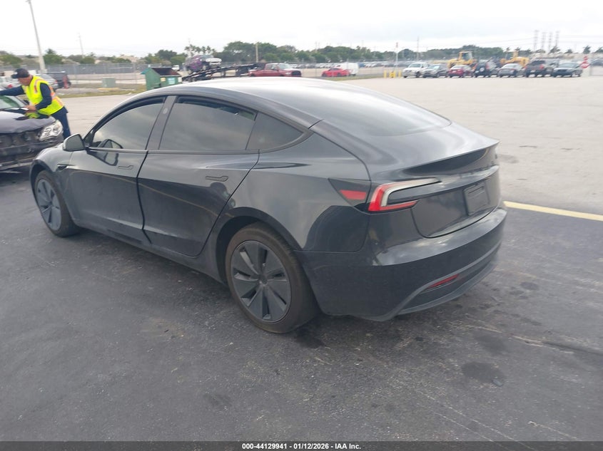 2025 Tesla Model 3 Long Range Rear-Wheel Drive/Standard Rear-Wheel Drive