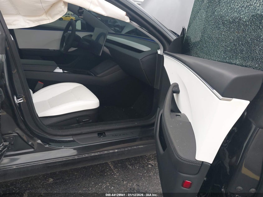 2025 Tesla Model 3 Long Range Rear-Wheel Drive/Standard Rear-Wheel Drive