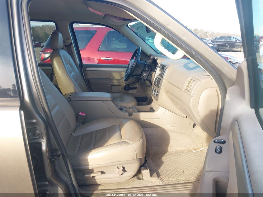 2004 Ford Explorer Xlt