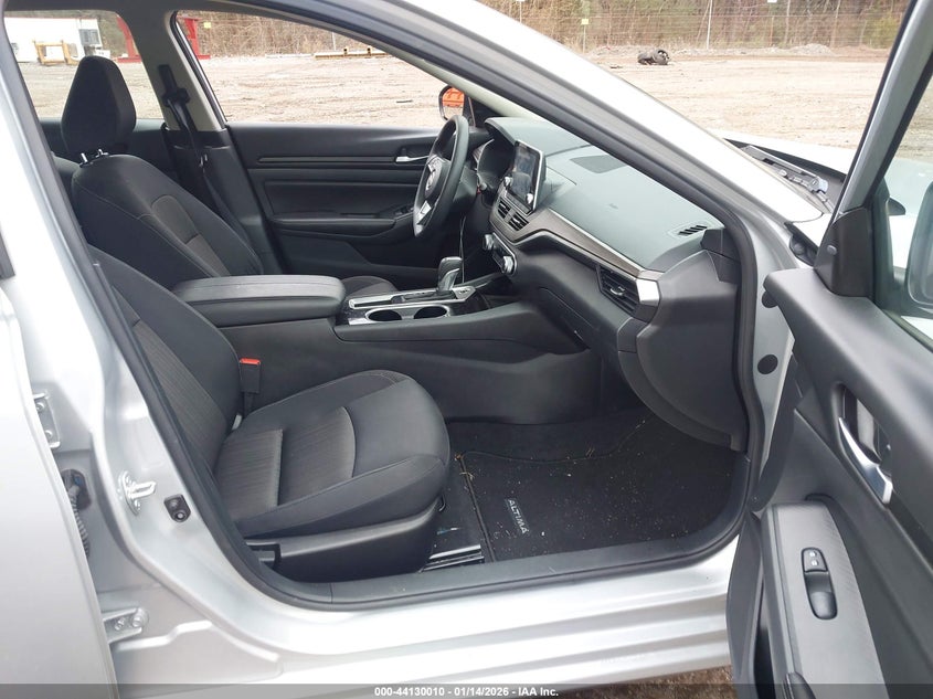 2024 Nissan Altima Sv Fwd