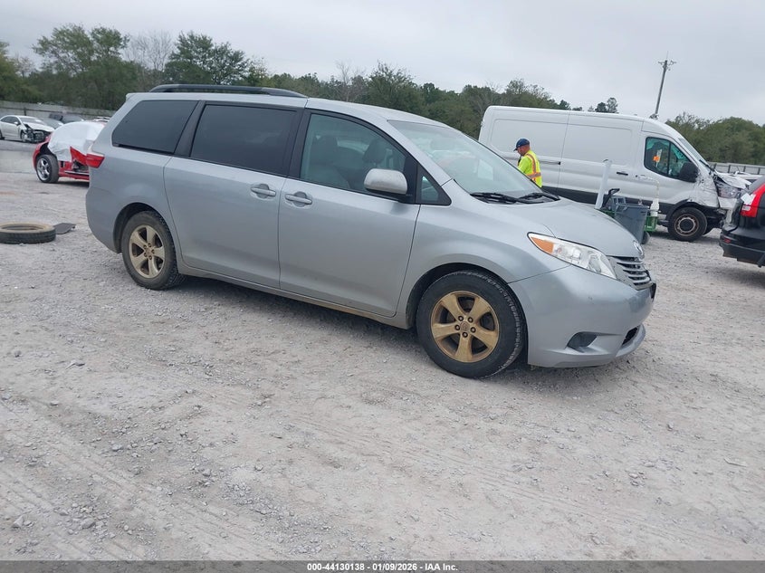 2016 Toyota Sienna Le 8 Passenger