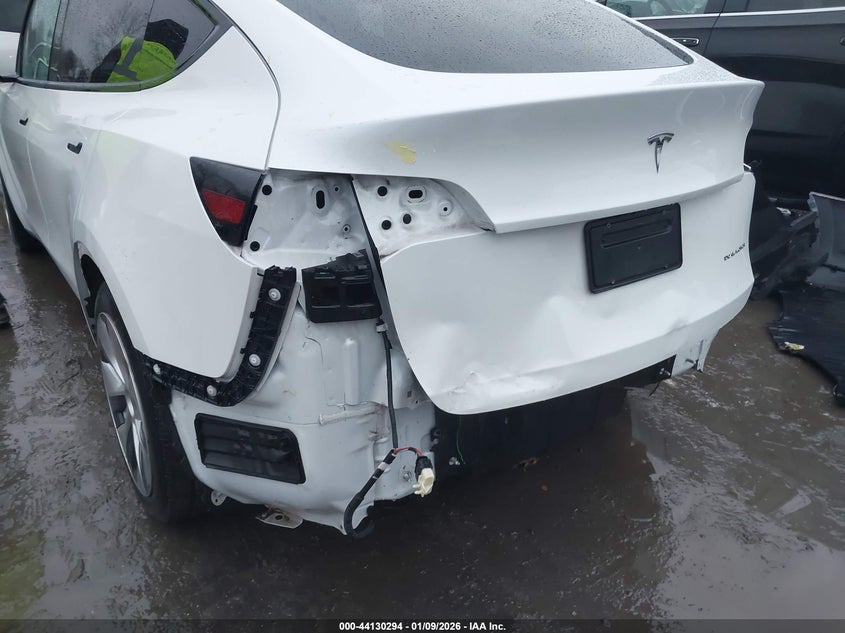 2023 TESLA MODEL Y ELECTRIC(VIN: 7SAYGAEE6PF791903
