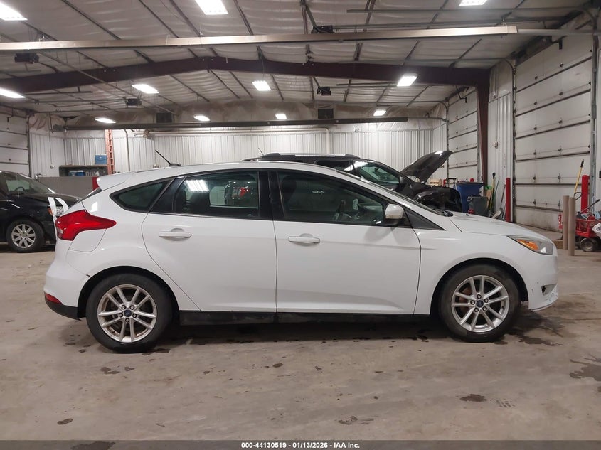 2015 Ford Focus Se VIN: 1FADP3K28FL289039 Lot: 44130519