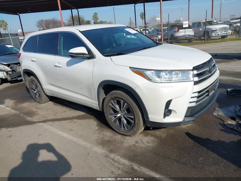 5TDZARFH9JS036886 2018 Toyota Highlander Le auction photo 1