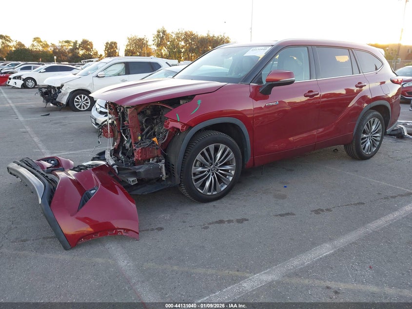 2021 Toyota Highlander Hybrid Platinum