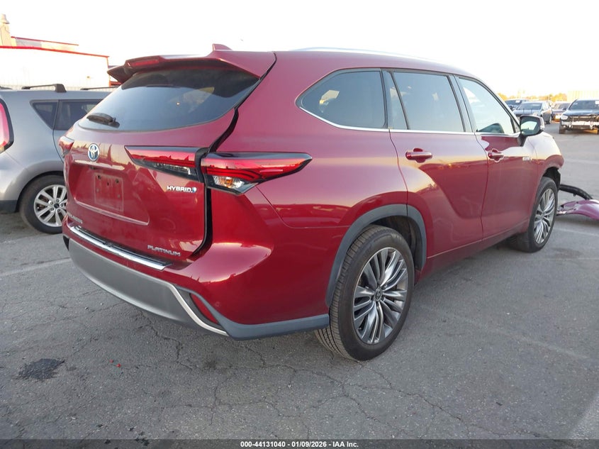 2021 Toyota Highlander Hybrid Platinum