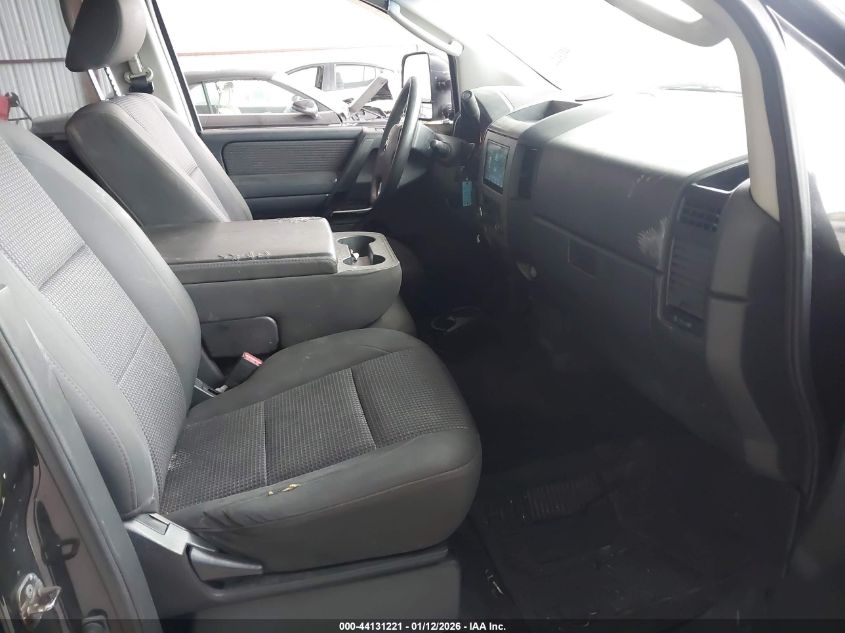 2011 Nissan Titan Sv