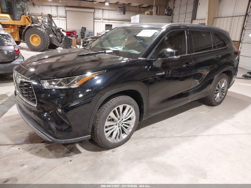 2021 Toyota Highlander Hybrid Platinum